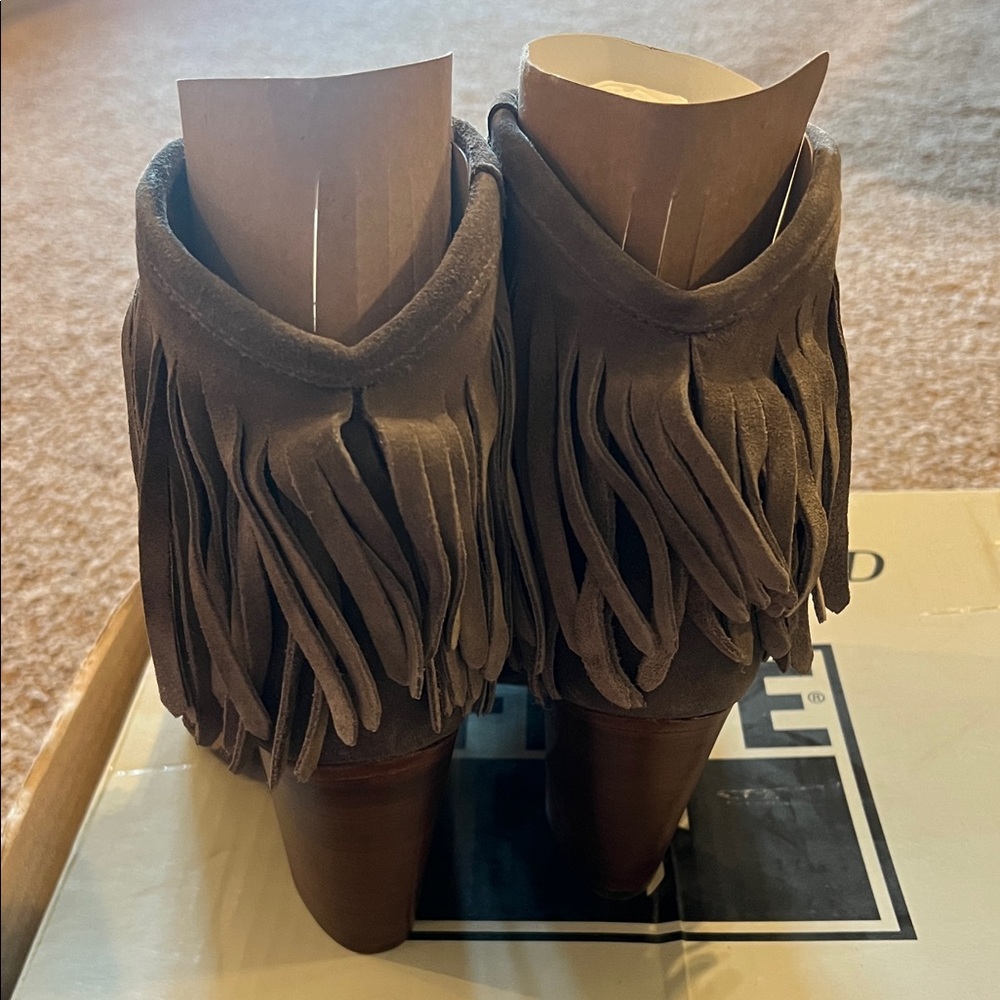 Frye Ilana Fringe Short Women's Ankle Booties in dark grey - Picture 4 of 5